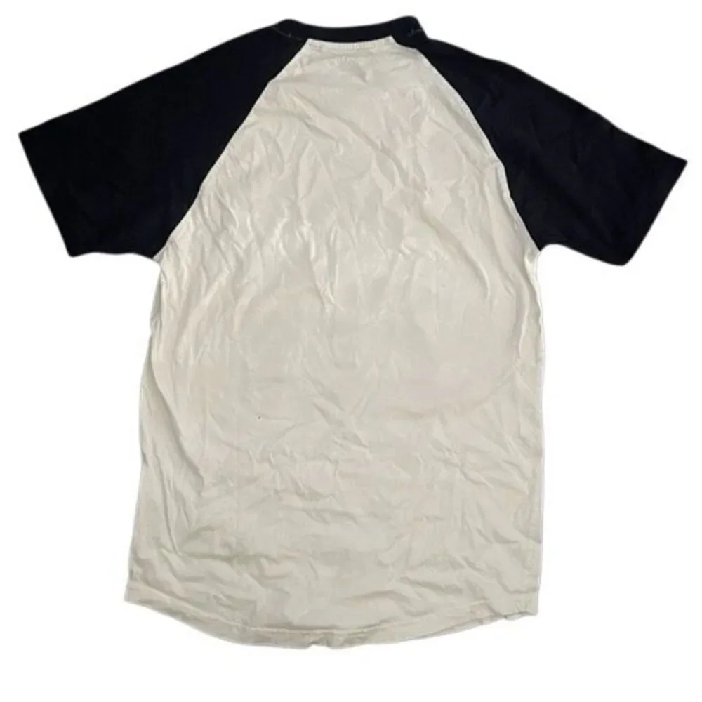 BORN FLY GRAPHIC T SHIRT